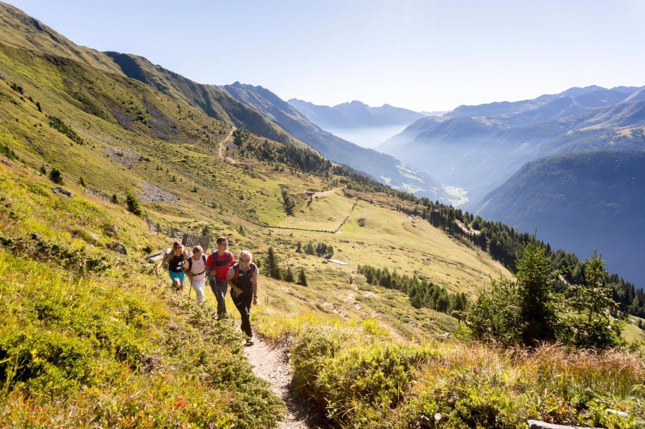Alpenparks Montana Apartments Matrei in Osttirol Dış mekan fotoğraf